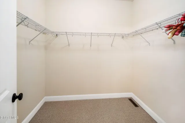 $565,000 | 76 Hollandale Way, Bethlehem, NY 12054