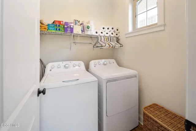 $565,000 | 76 Hollandale Way, Bethlehem, NY 12054