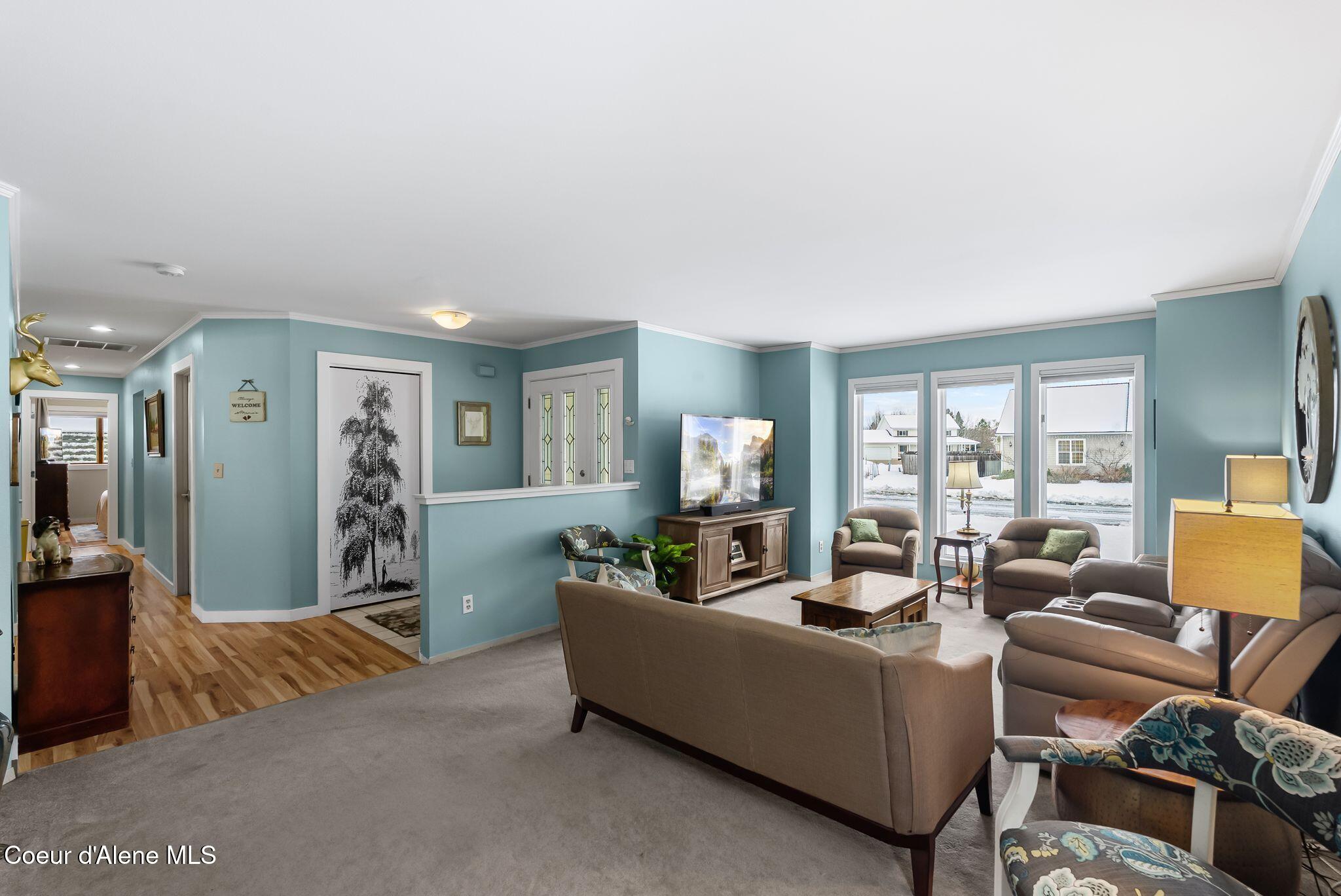128 Spur Drive Sandpoint, ID 83864 - Photo 5 of 37 Livingroom