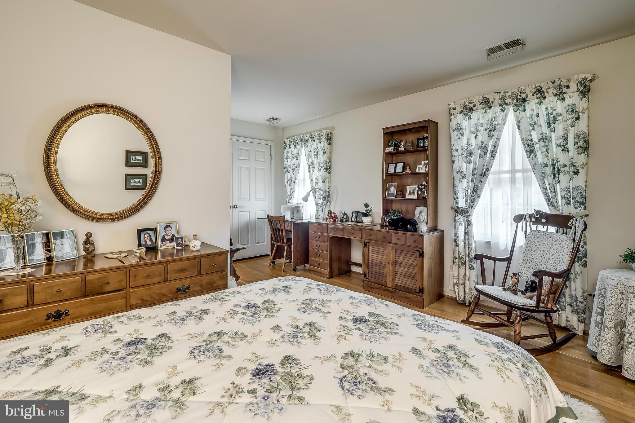 1206 Suffield Drive McLean, VA 22101 - Photo 22 of 30 Bedroom 3