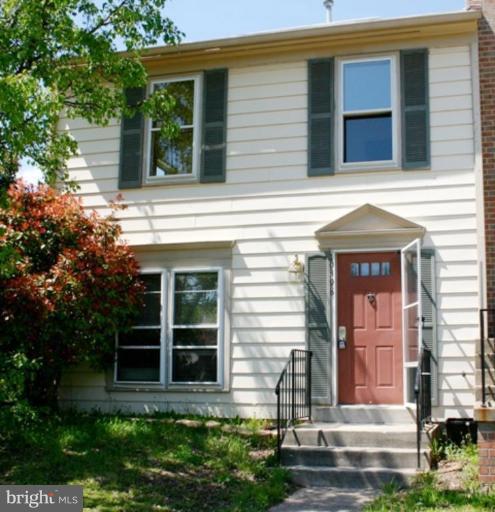 10398 Bermuda Lane Manassas, VA 20109 - Photo 1 of 7 front view of a house