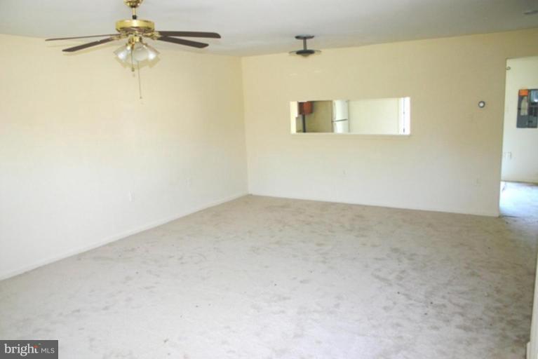 10398 Bermuda Lane Manassas, VA 20109 - Photo 2 of 7 a view of a small space