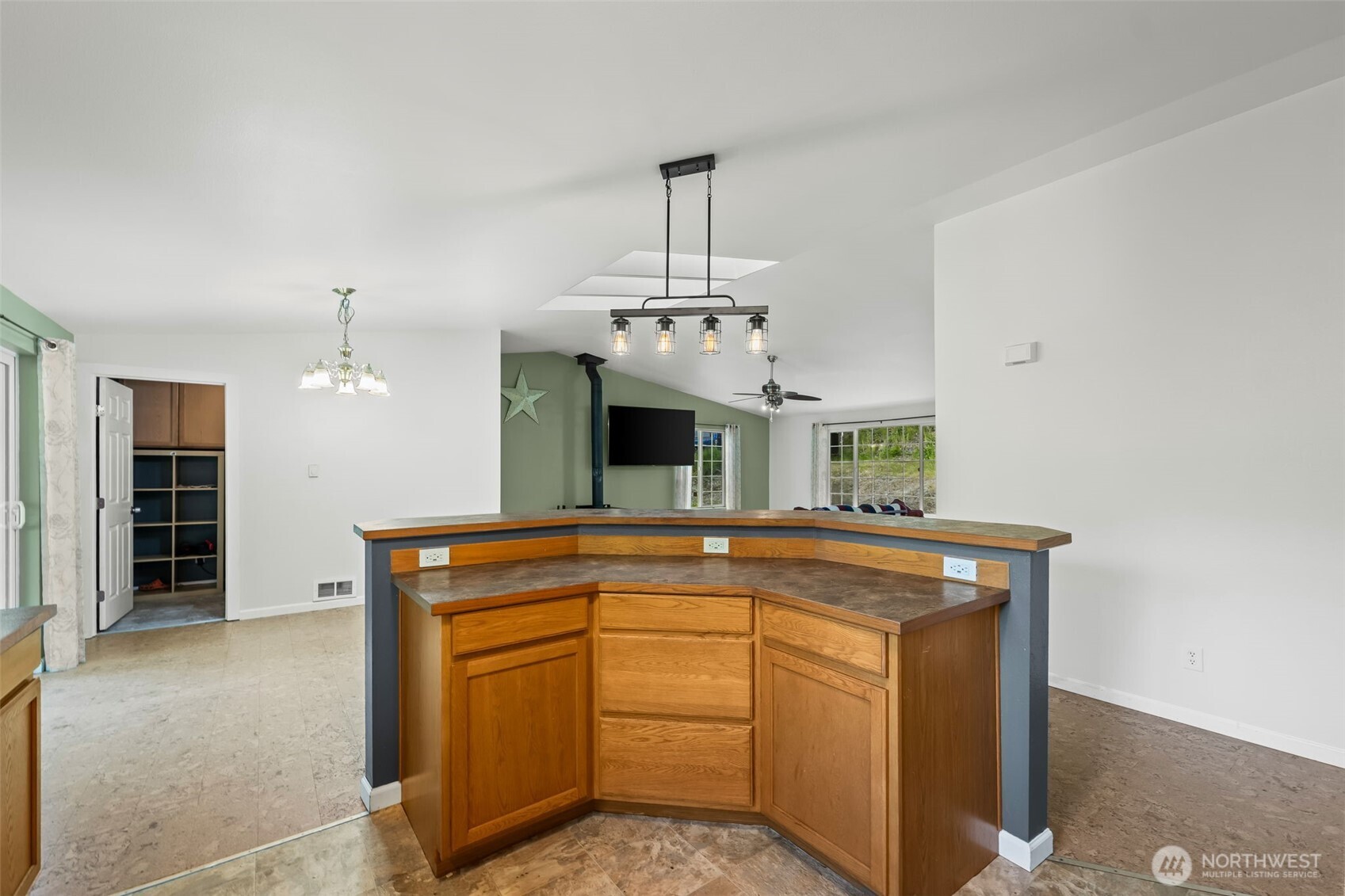 600 East Probert Road Shelton, WA 98584 - Photo 13 of 39 Gallery Image 13