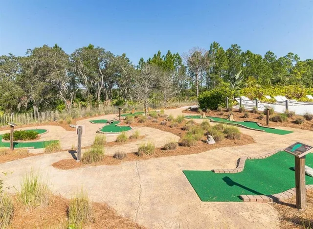 a view of yard with tree