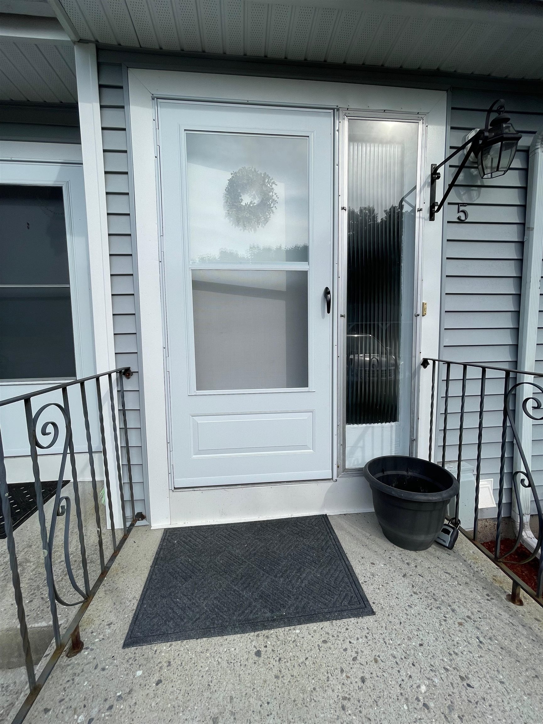 100 Pillsbury Road, Unit 5 Londonderry, NH 03053 - Photo 1 of 1 Gallery Image 1
