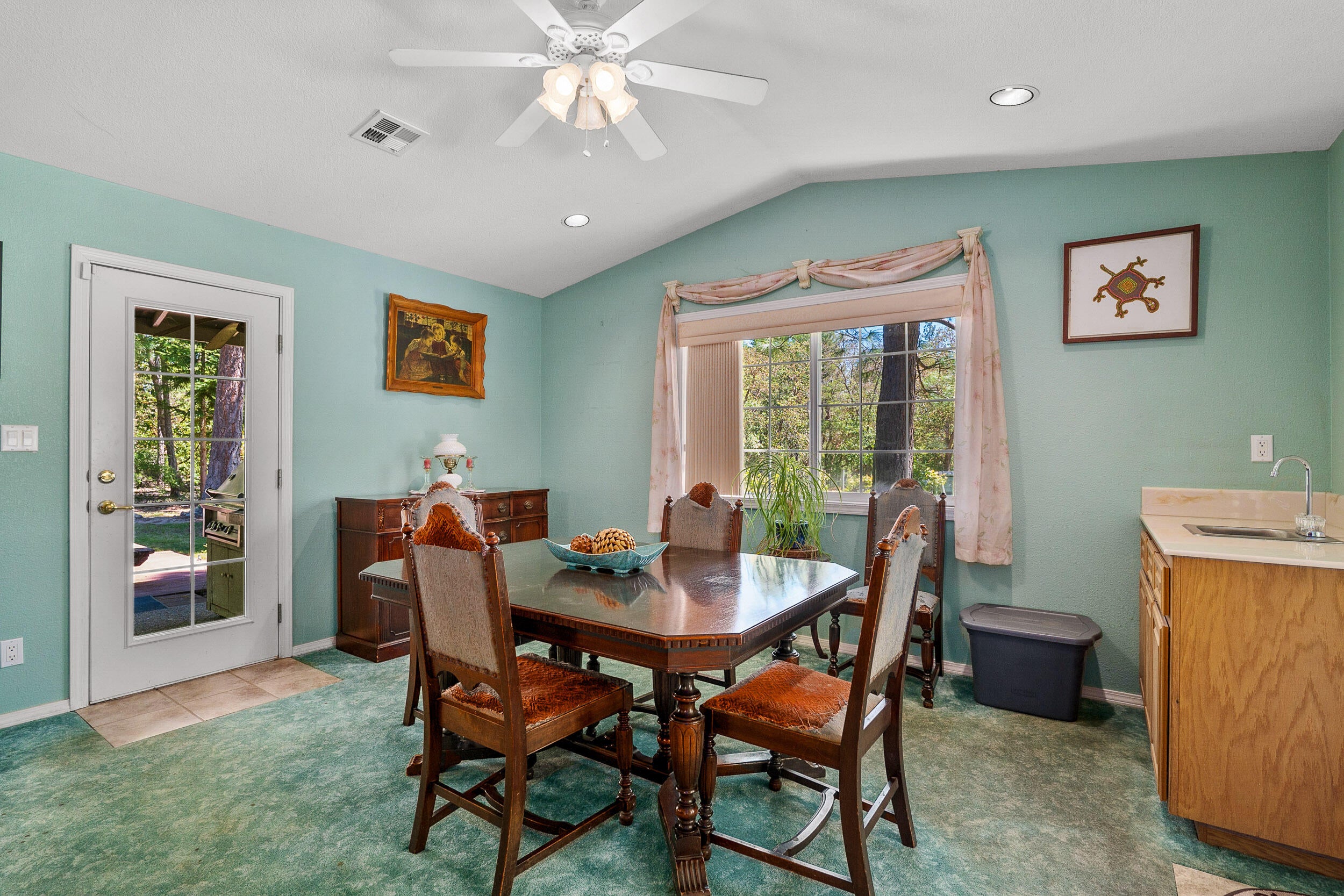 14845 Water Gap Road Williams, OR 97544 - Photo 13 of 44 Dining Room