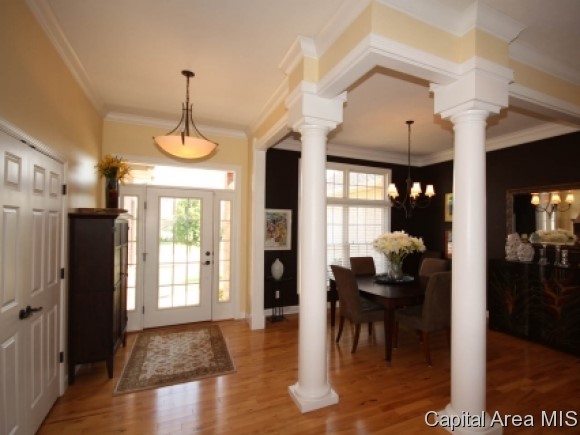 3924 Old Oak Road Springfield, IL 62711 - Photo 3 of 20