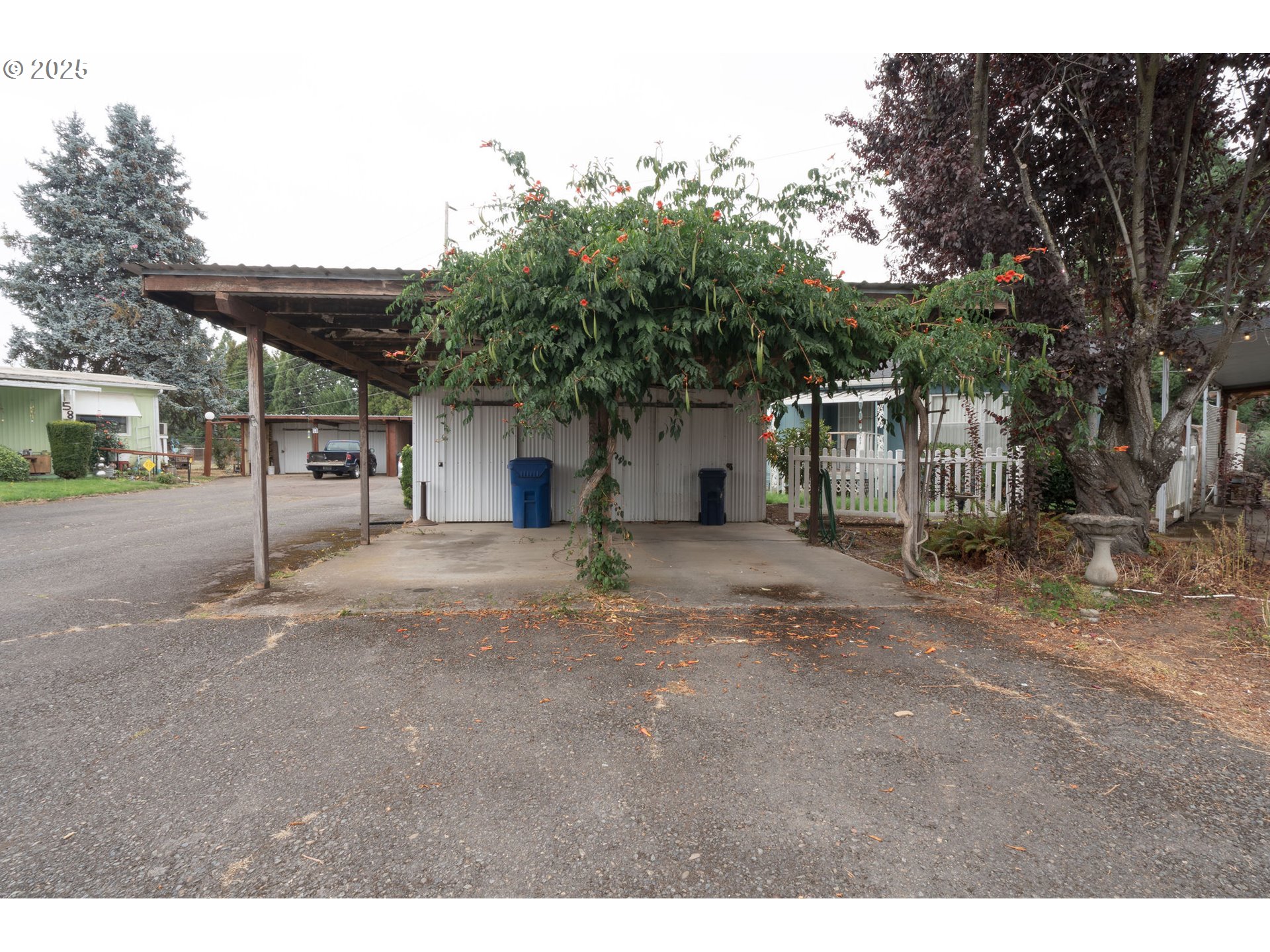 5355 River Road North Keizer, OR 97303 - Photo 4 of 20 a view of a house with a tree