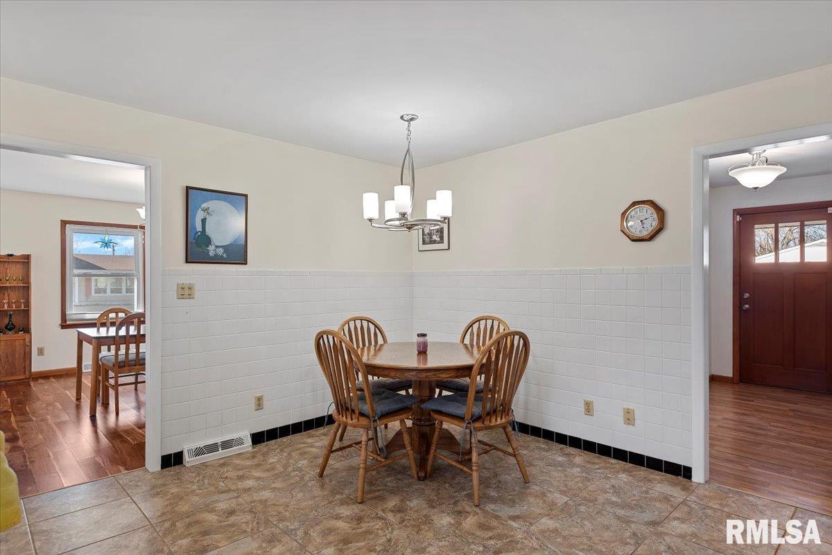 107 Collier Drive Springfield, IL 62704 - Photo 13 of 34