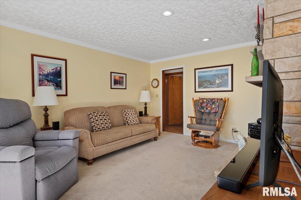 107 Collier Drive Springfield, IL 62704 - Photo 16 of 34