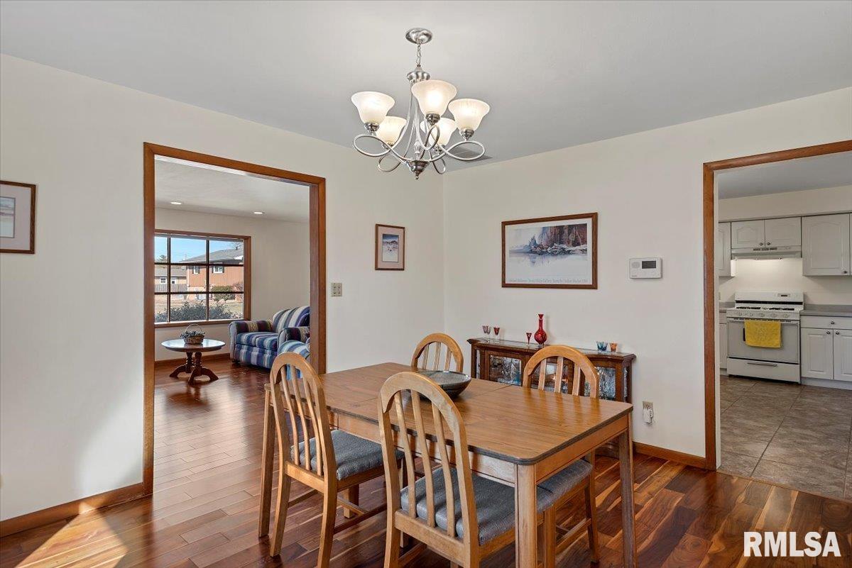 107 Collier Drive Springfield, IL 62704 - Photo 8 of 34