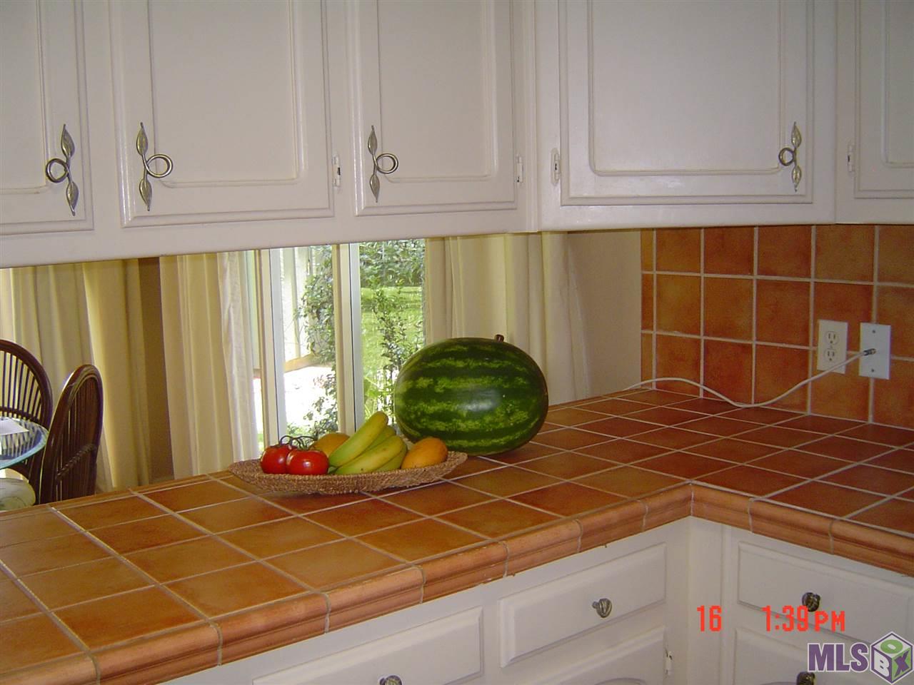 1615 Applewood Road Baton Rouge, LA 70808 - Photo 14 of 26 Counter Space