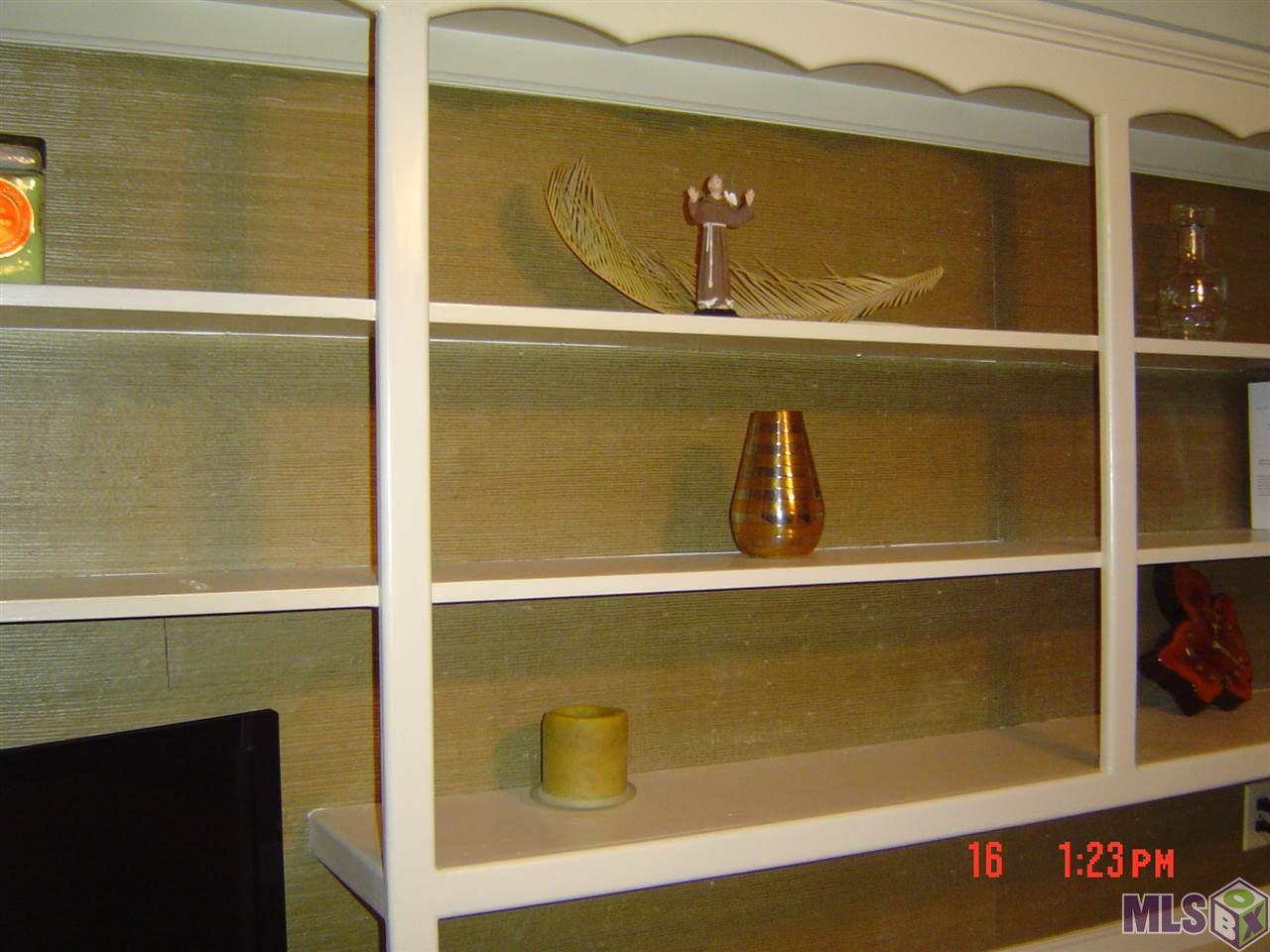 1615 Applewood Road Baton Rouge, LA 70808 - Photo 18 of 26 Bedroom with Many Builtins