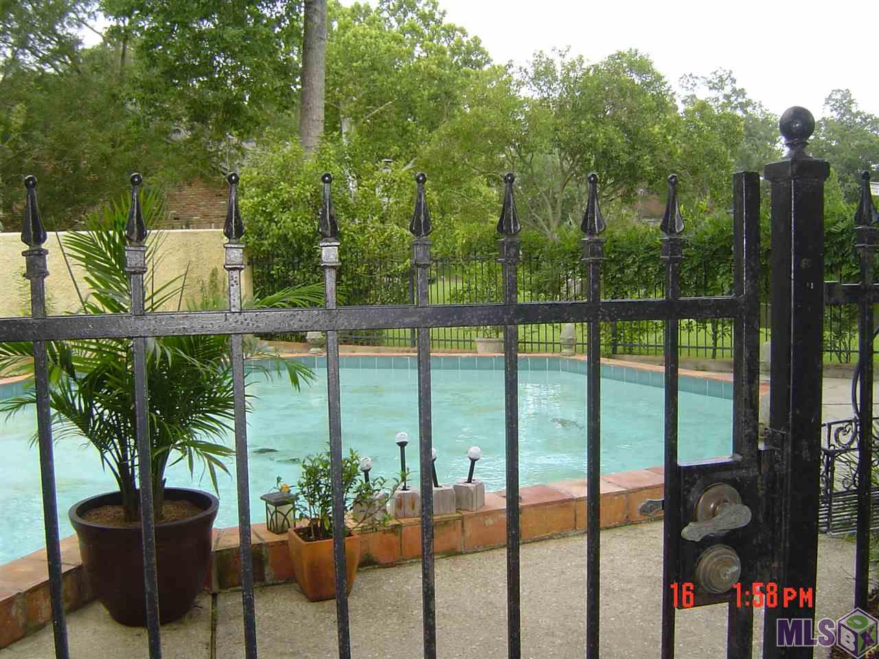 1615 Applewood Road Baton Rouge, LA 70808 - Photo 22 of 26 Entrance to Pool