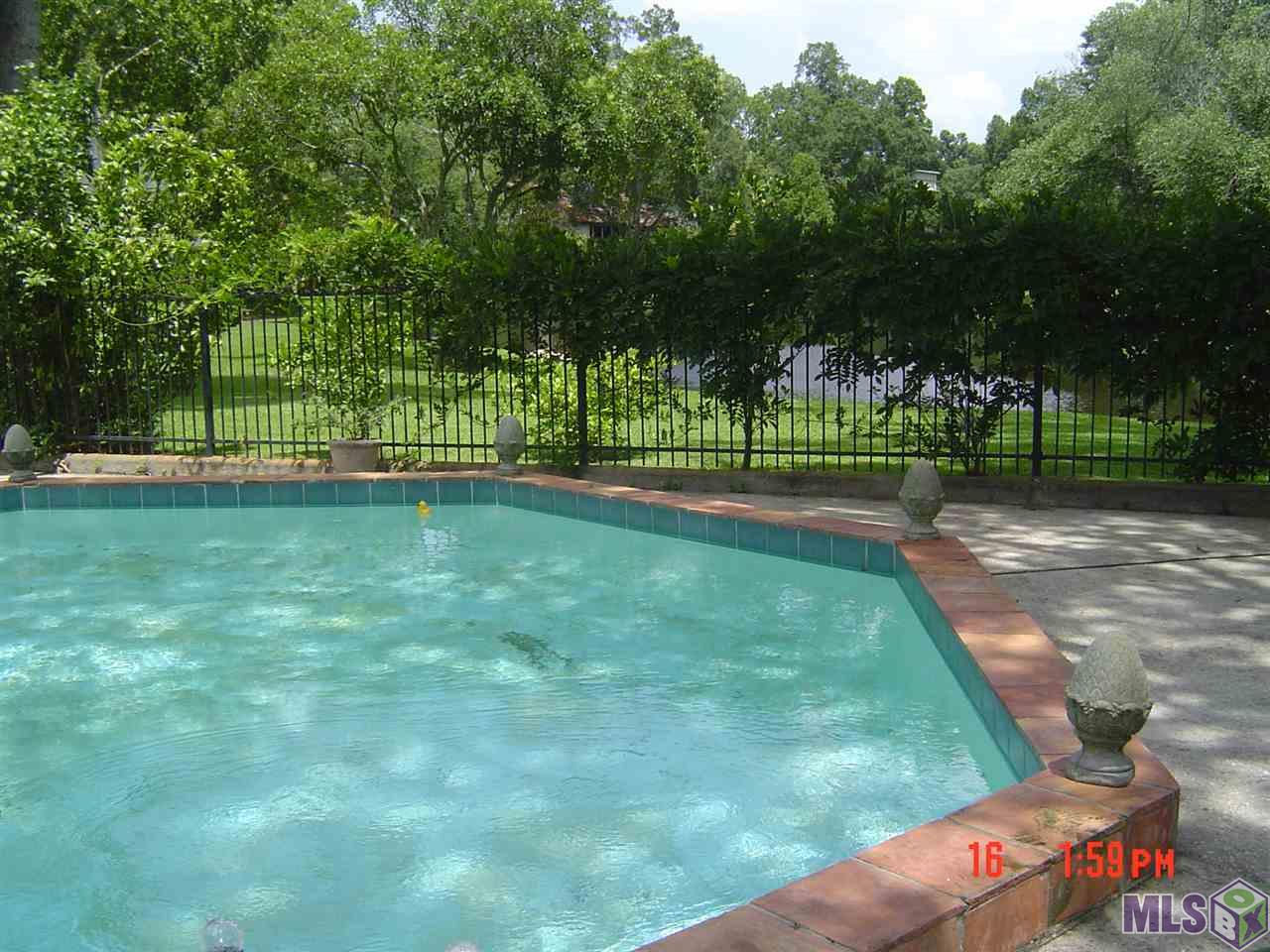1615 Applewood Road Baton Rouge, LA 70808 - Photo 23 of 26 Cocktail Pool Overlooks Lake
