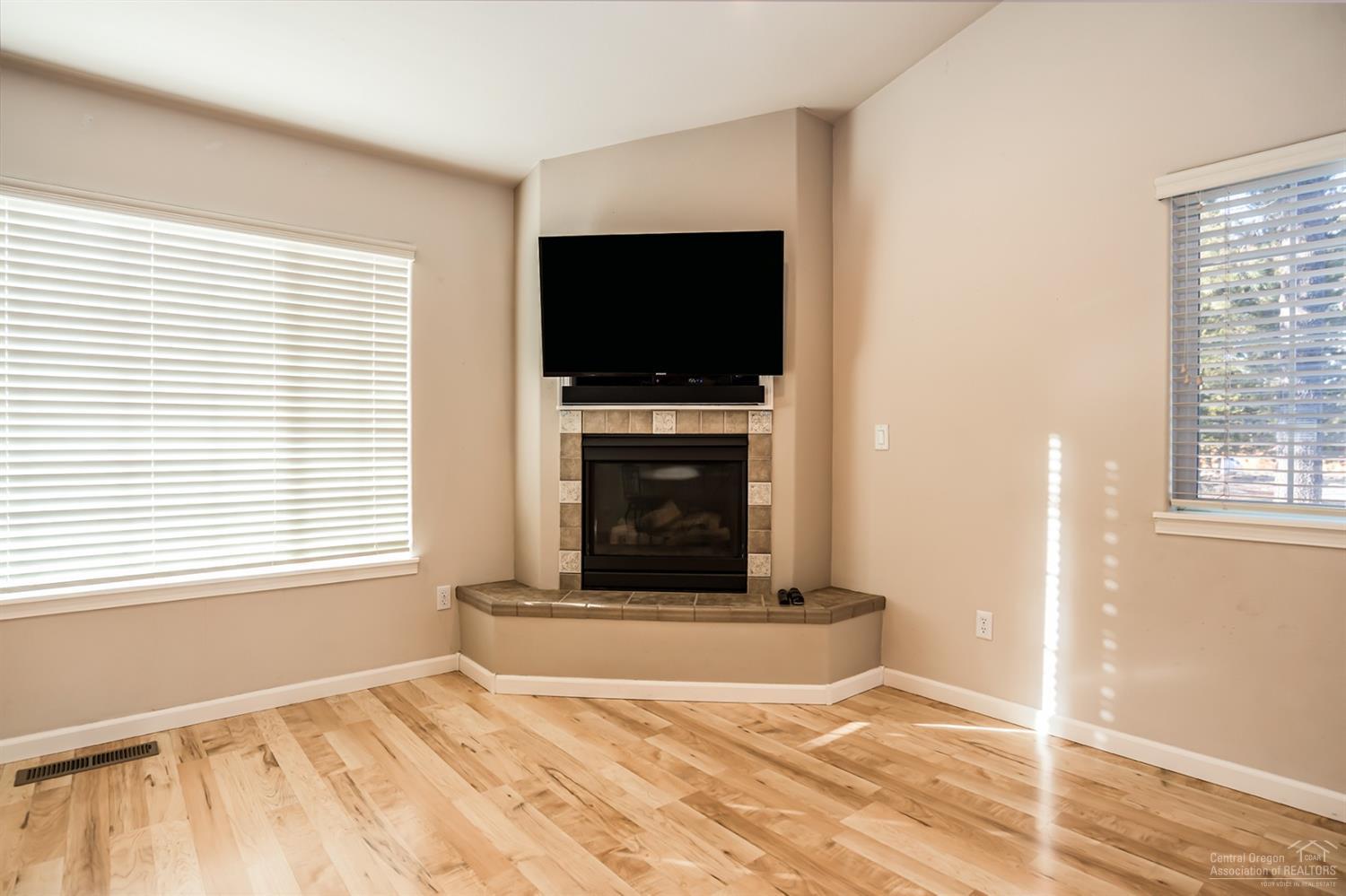 55932 Black Duck Road Bend, OR 97707 - Photo 5 of 25 Additional Photo