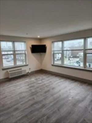 $2,850 | 522 Bridge Street, Unit 3, Weymouth, MA 02191