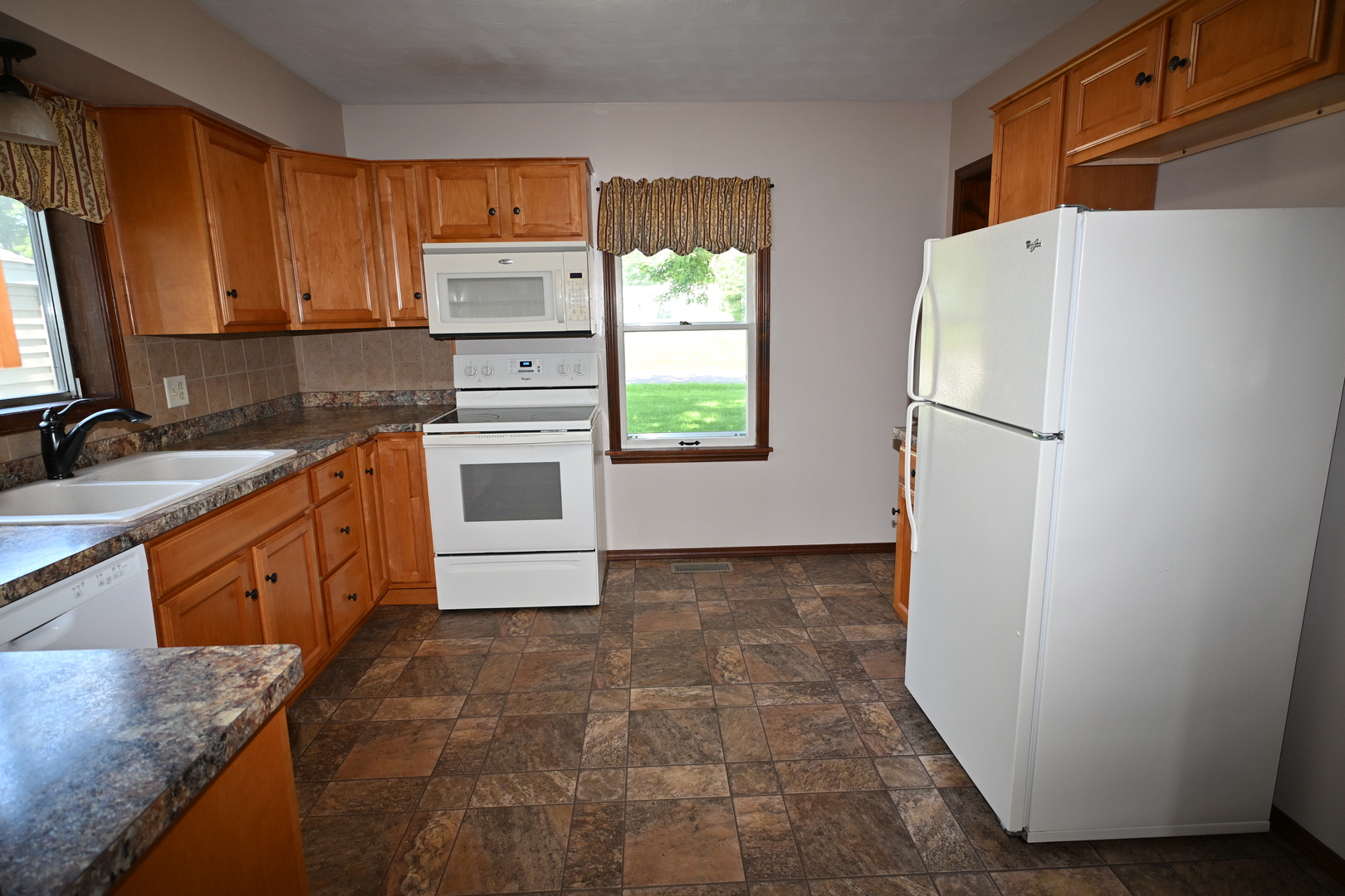 302 South Summit Street El Paso, IL 61738 - Photo 11 of 22