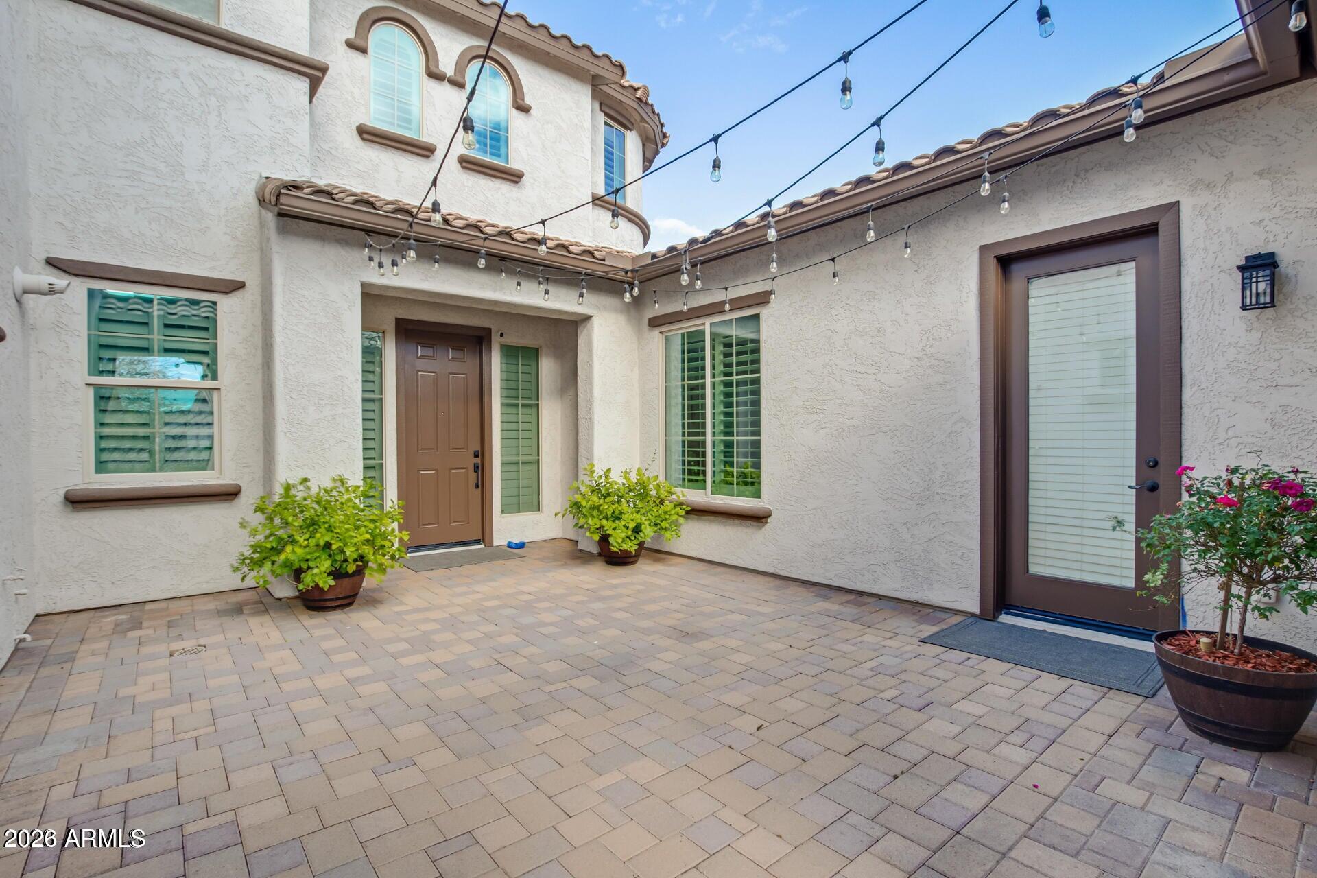 1528 West Red Bird Road Phoenix, AZ 85085 - Photo 4 of 27 20230121203807282455000000-o