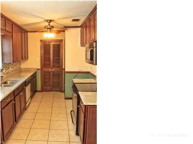 2824 Gas Light Lane West Mobile, AL 36695 - Photo 12 of 12 Updated Kitchen