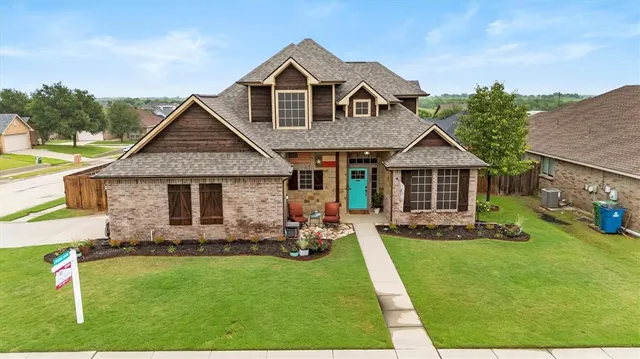 $399,999 | 4023 Wagon Wheel Drive, Sanger, TX 76266