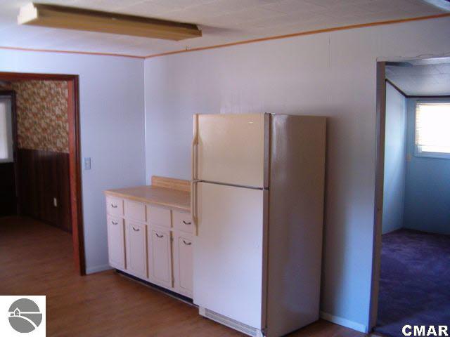 37 East Surrey Road Farwell, MI 48622 - Photo 3 of 5 1767624-2.JPG