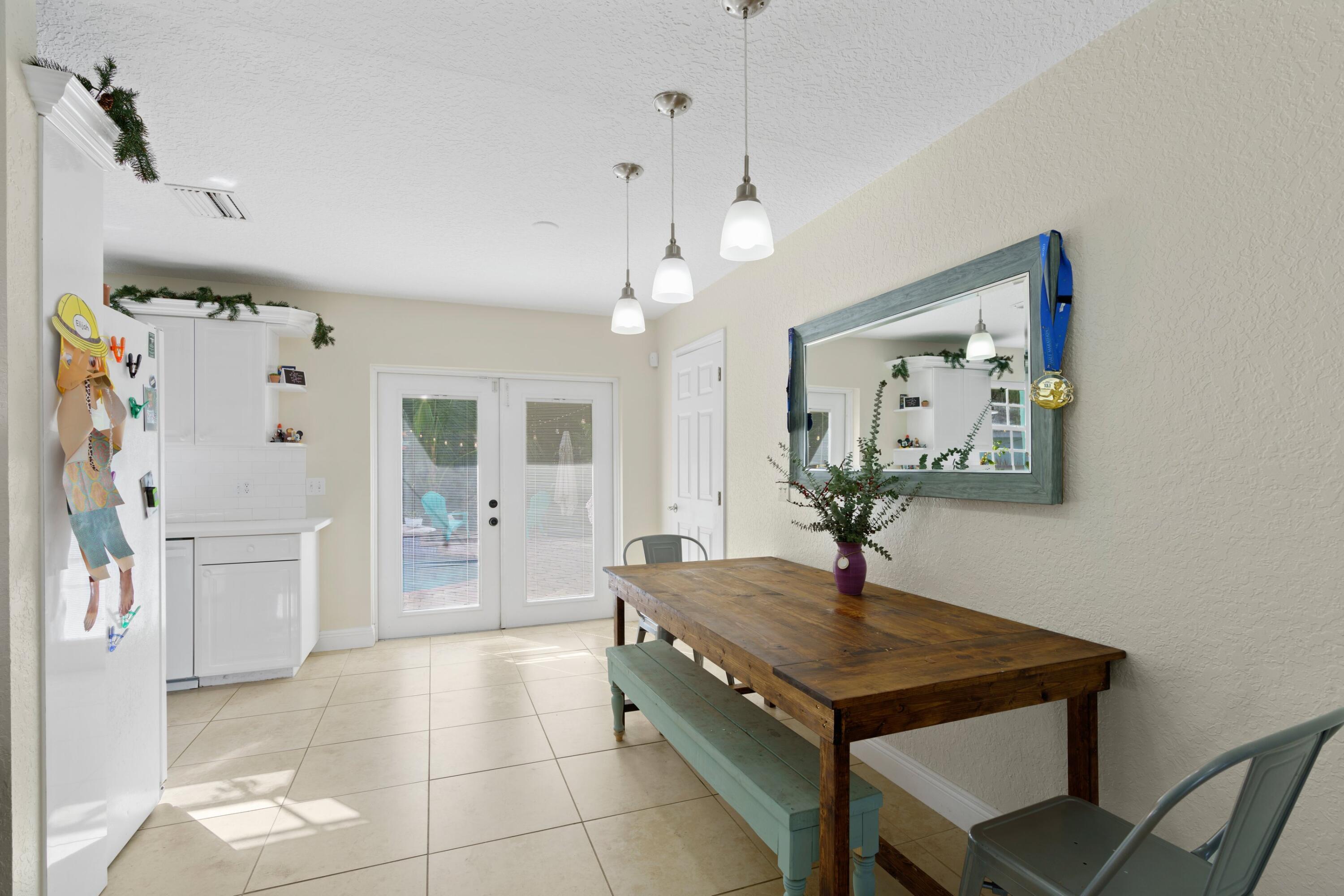 1012 Mohican Boulevard Jupiter, FL 33458 - Photo 15 of 33 DSC07343.jpg-SMALL