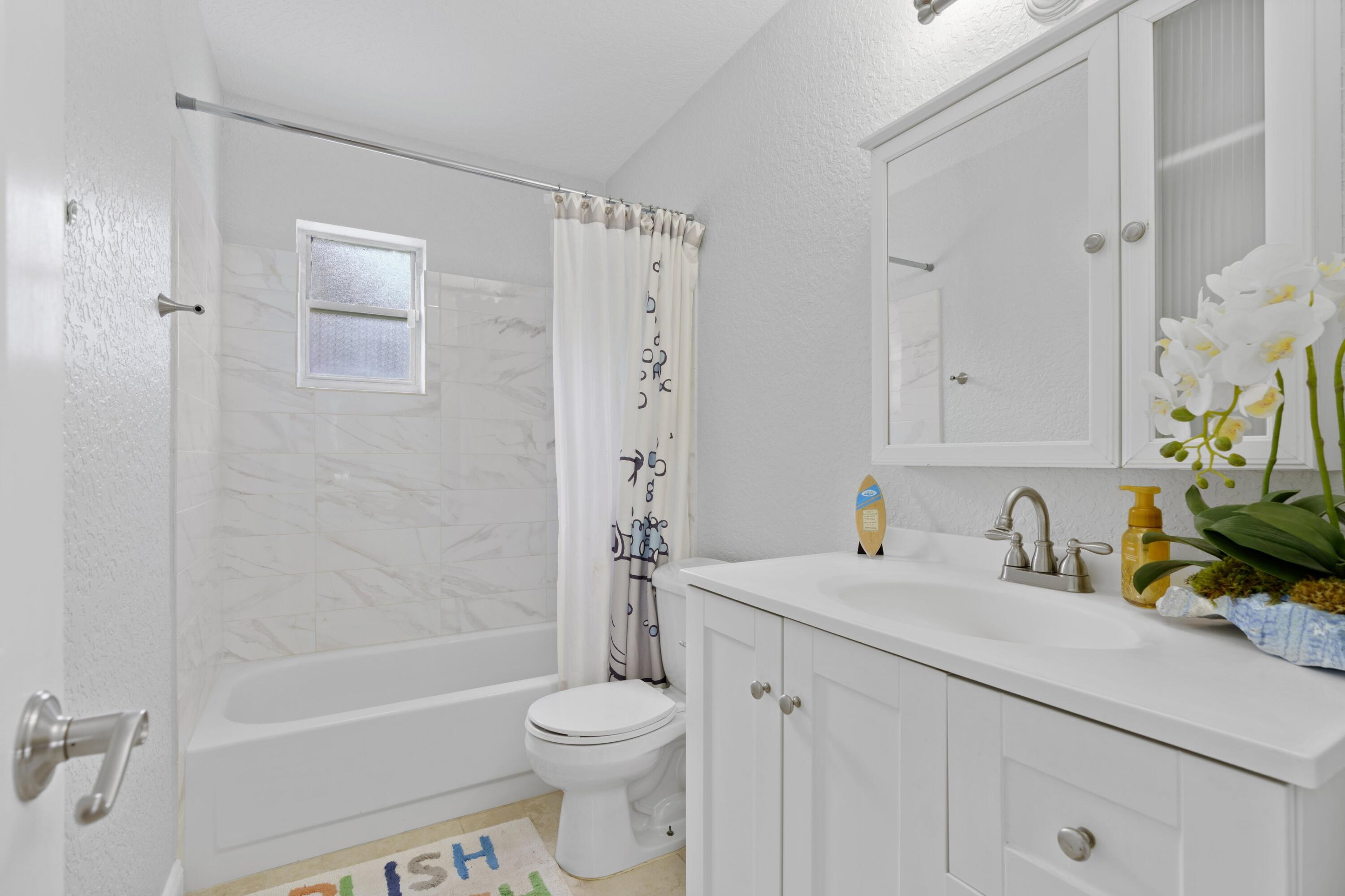 1012 Mohican Boulevard Jupiter, FL 33458 - Photo 19 of 33 DSC07308.jpg-SMALL