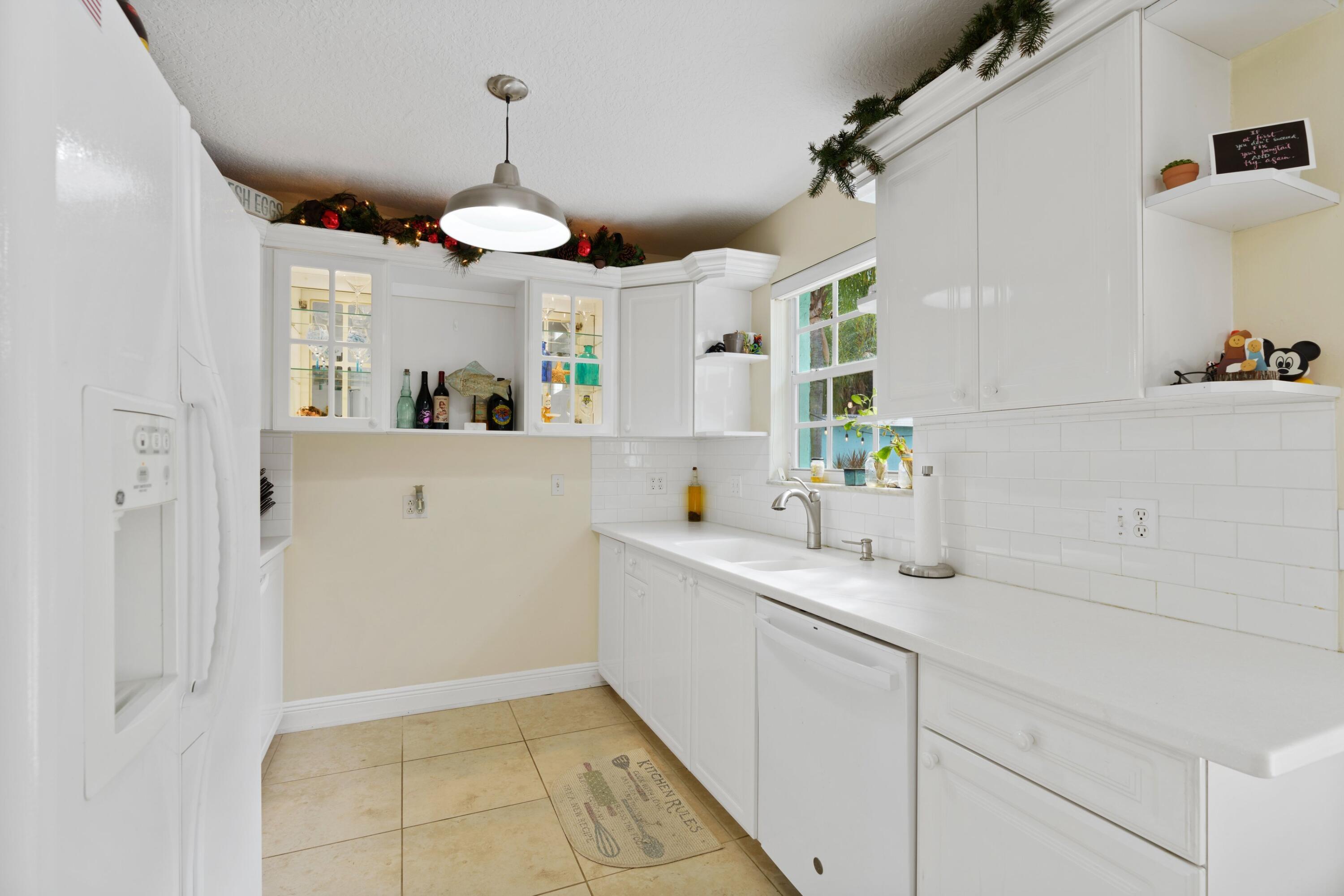1012 Mohican Boulevard Jupiter, FL 33458 - Photo 24 of 33 DSC07358.jpg-SMALL