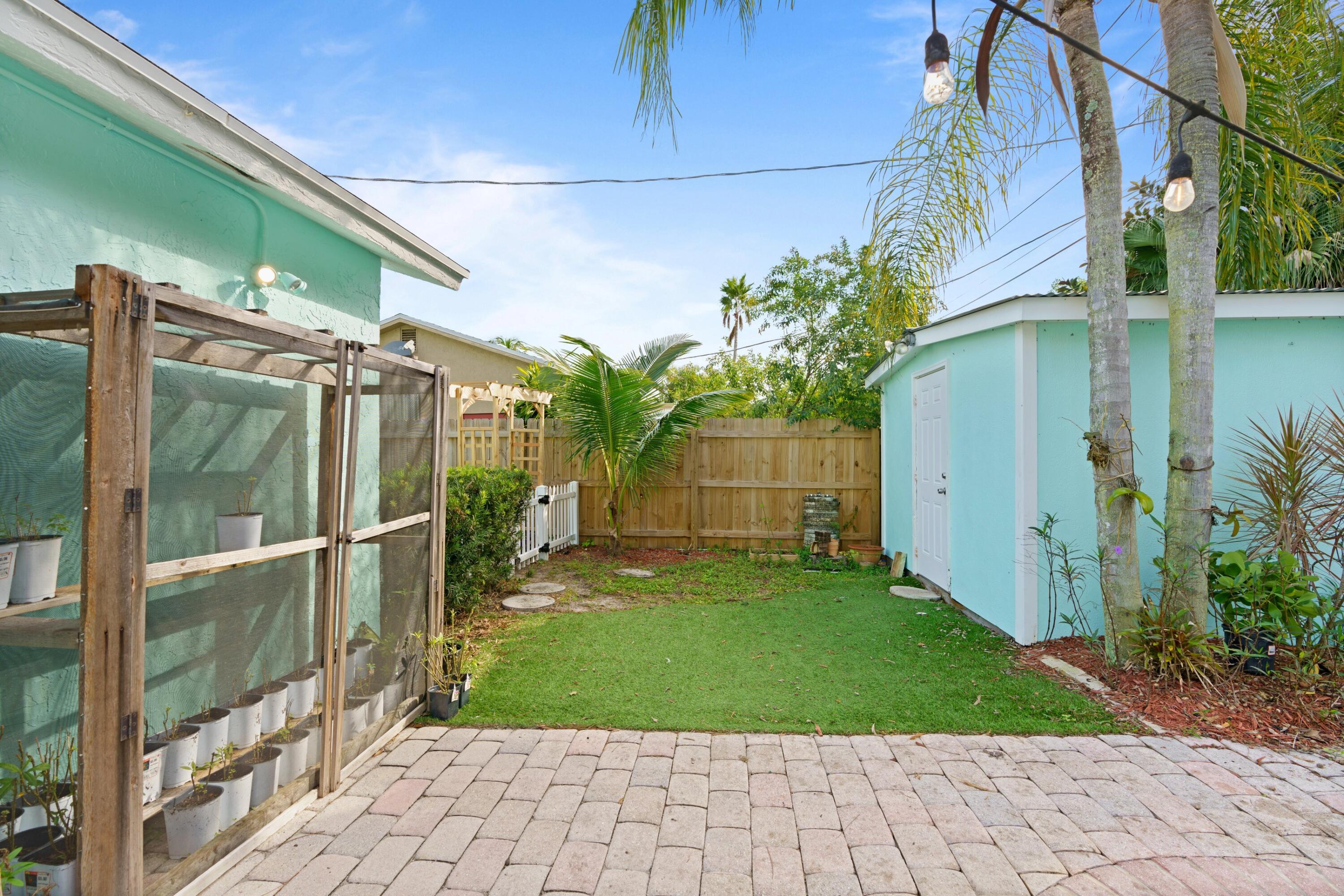 1012 Mohican Boulevard Jupiter, FL 33458 - Photo 8 of 33 DSC07403.jpg-SMALL