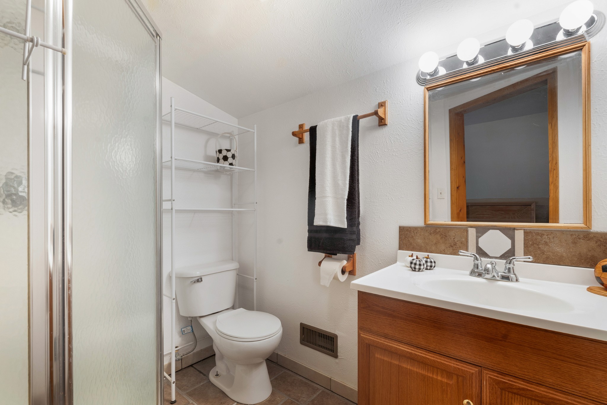 187 Hooper Road McEwen, TN 37101 - Photo 12 of 34 Gallery Image 12
