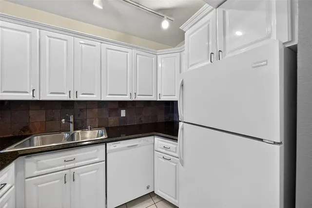 $1,700 | 3215 Northeast 15th Street, Unit 104, Pompano Beach, FL 33062