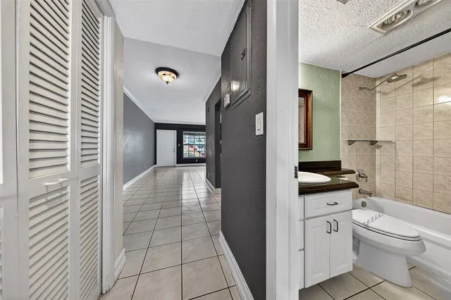 $1,700 | 3215 Northeast 15th Street, Unit 104, Pompano Beach, FL 33062