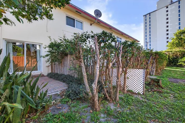 $1,700 | 3215 Northeast 15th Street, Unit 104, Pompano Beach, FL 33062