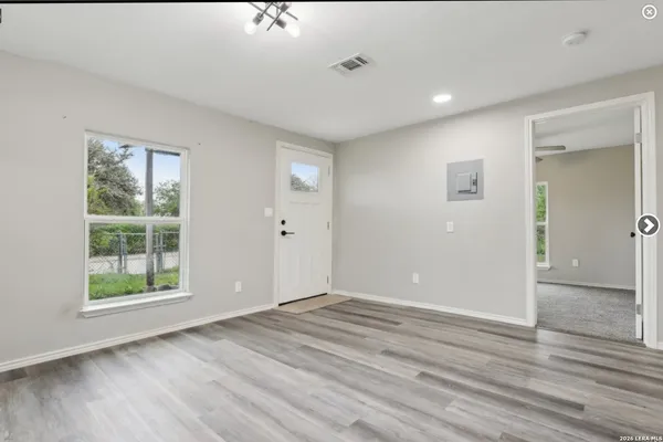 $1,395 | 1360 Essex Street, San Antonio, TX 78210