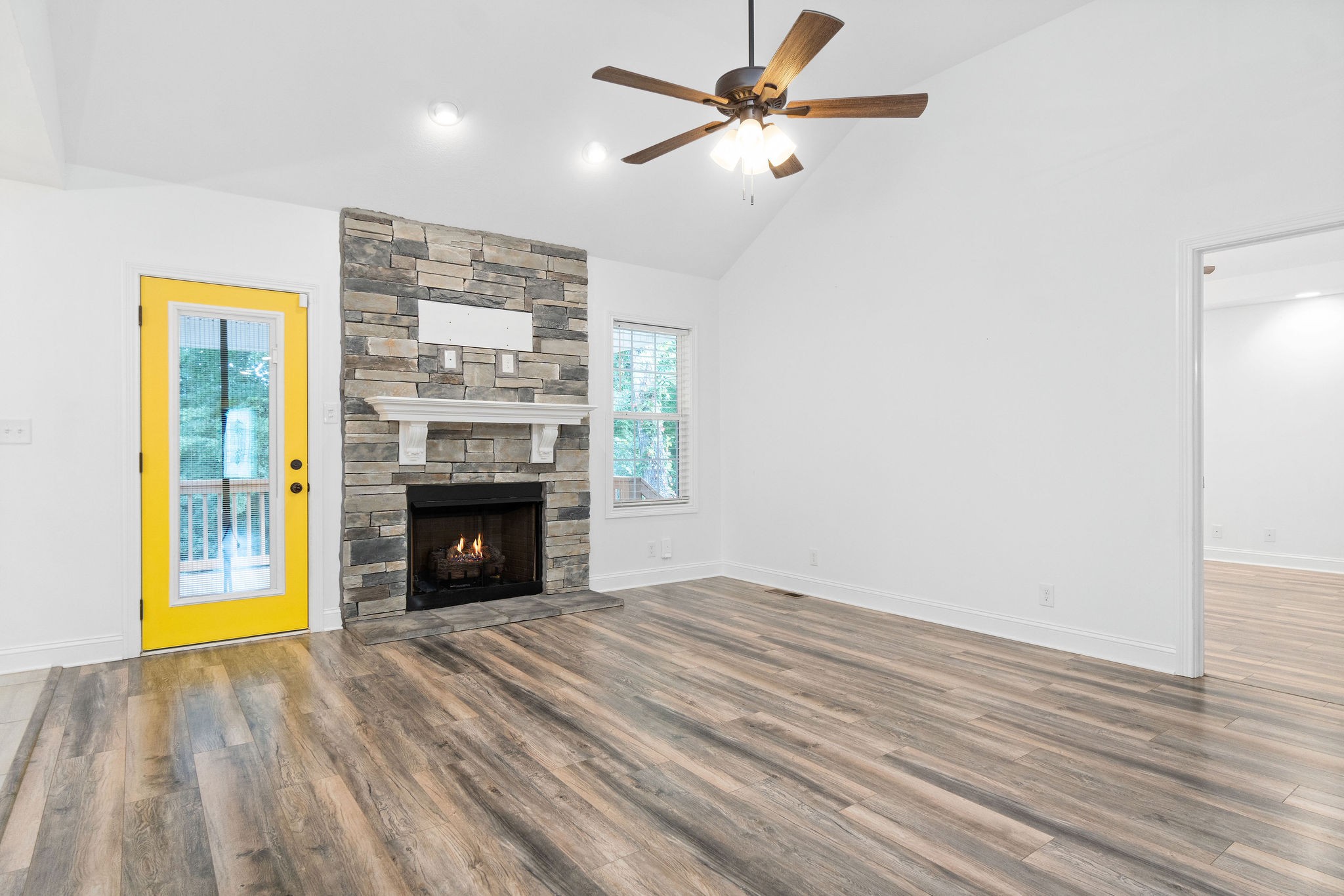 1840 Rains Road Clarksville, TN 37042 - Photo 4 of 32 Gallery Image 4
