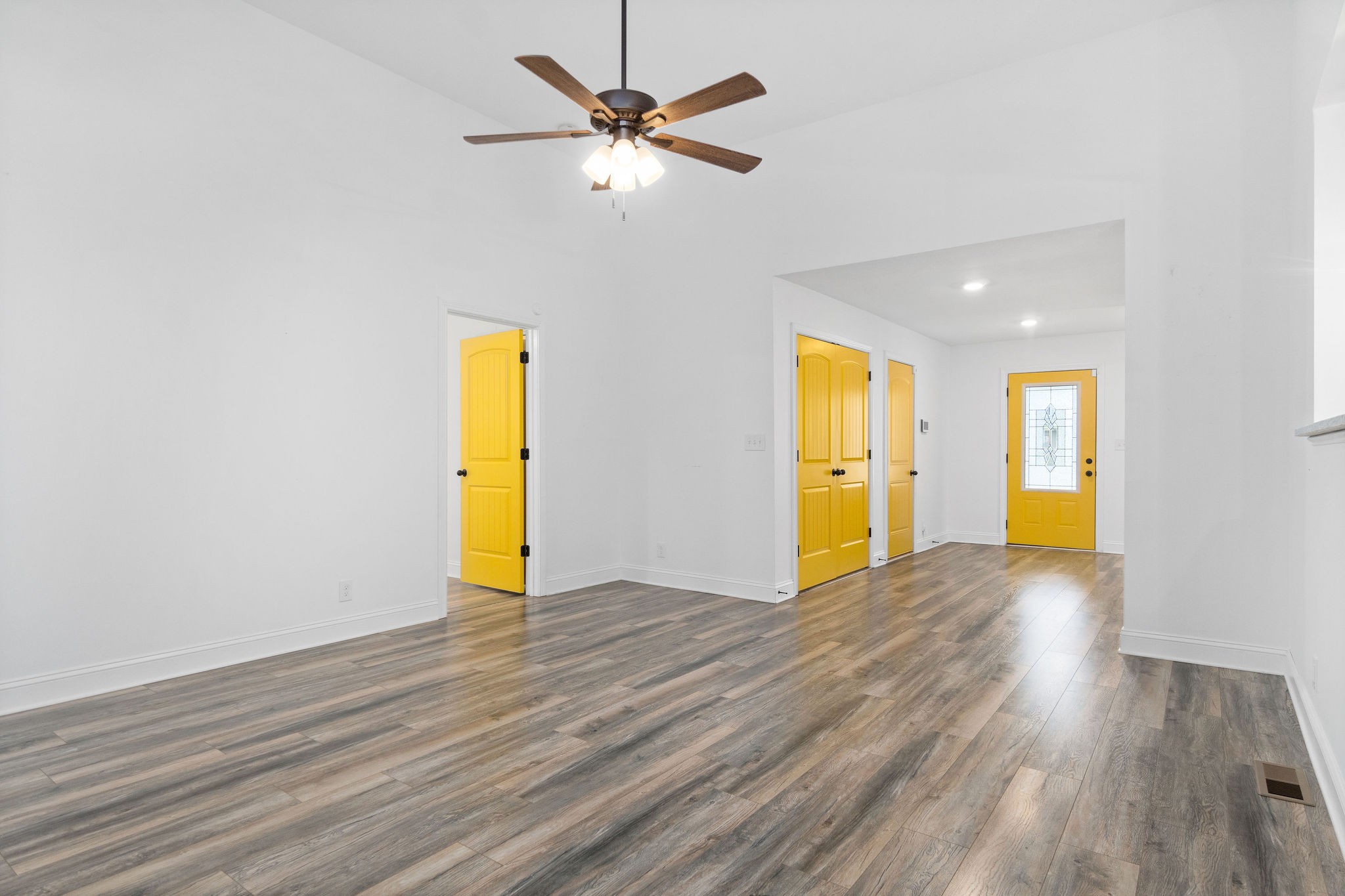1840 Rains Road Clarksville, TN 37042 - Photo 7 of 32 Gallery Image 7