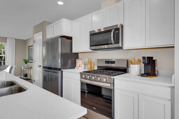 $313,990 | 905 Briar Gln Court, Hampshire, IL 60140