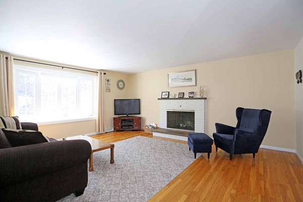32 Ledgewood Road Framingham, MA 01701 - Photo 2 of 18 Gallery Image 2