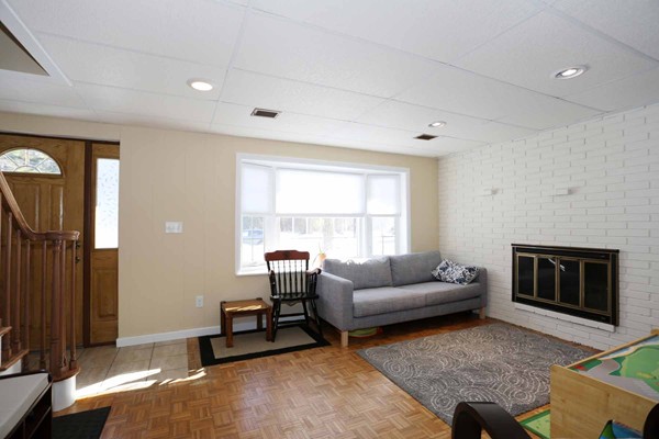 32 Ledgewood Road Framingham, MA 01701 - Photo 9 of 18 Gallery Image 9