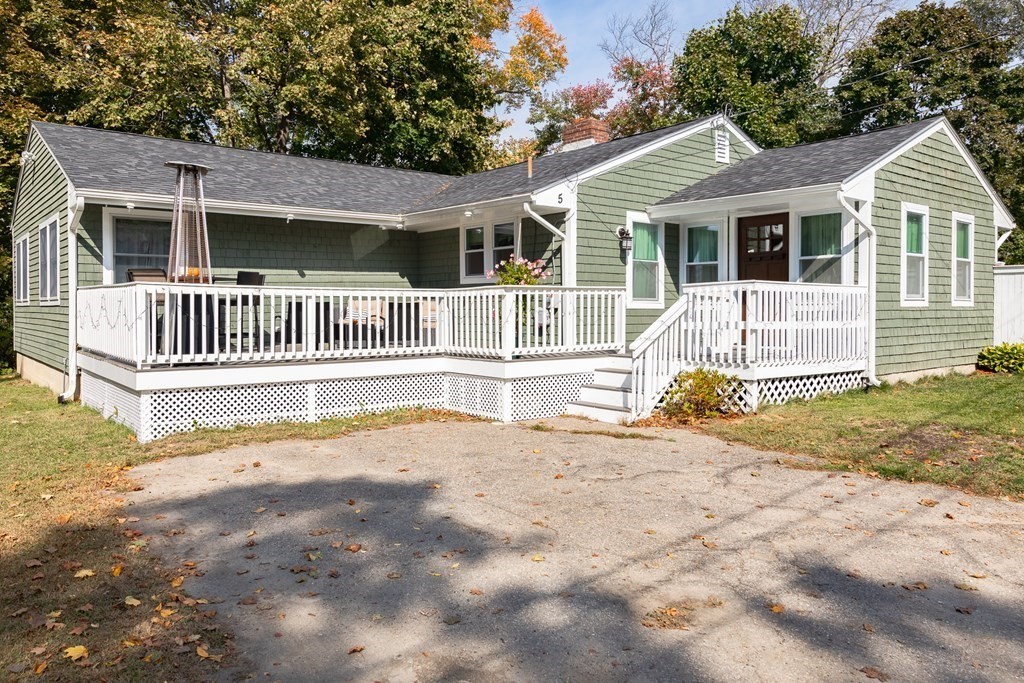 5 Prospect Street Rowley, MA 01969 - Photo 1 of 30 Gallery Image 1
