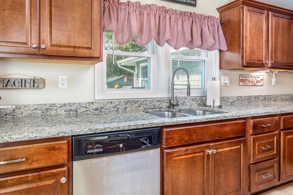 5 Prospect Street Rowley, MA 01969 - Photo 11 of 30 Gallery Image 11