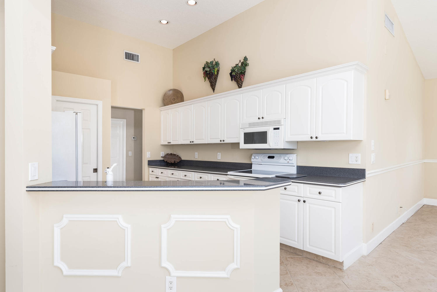 22295 Holcomb Place Boca Raton, FL 33428 - Photo 18 of 38 Kitcehn