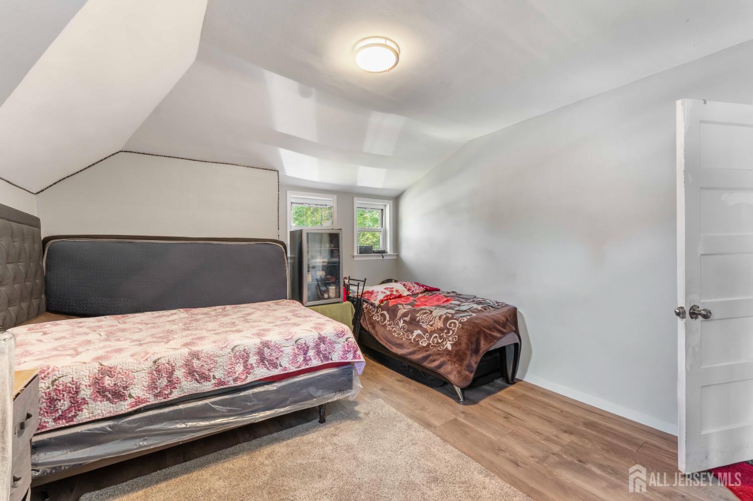 341 Mountain View Terrace Dunellen, NJ 08812 - Photo 15 of 28