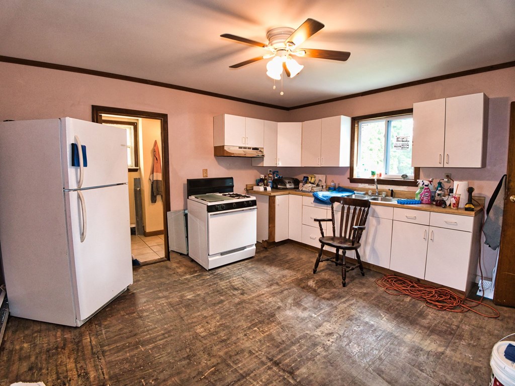 208-210 John Street Fall River, MA 02721 - Photo 6 of 18 Gallery Image 6