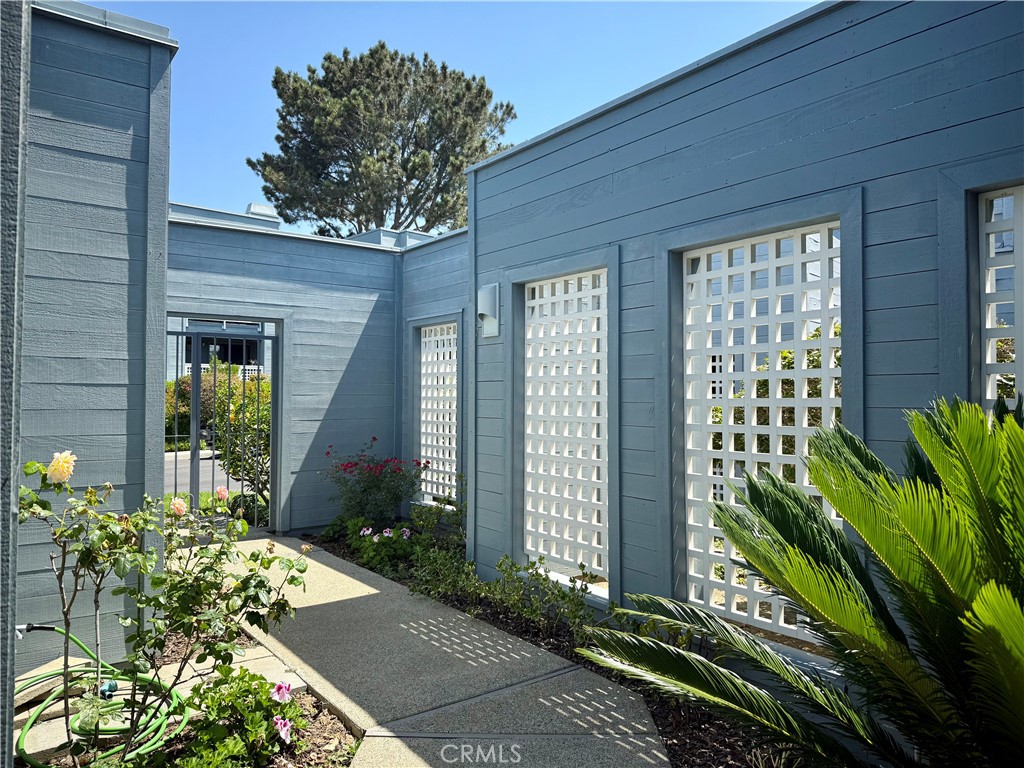 1035 Reliance Way Del Mar, CA 92014 - Photo 2 of 34