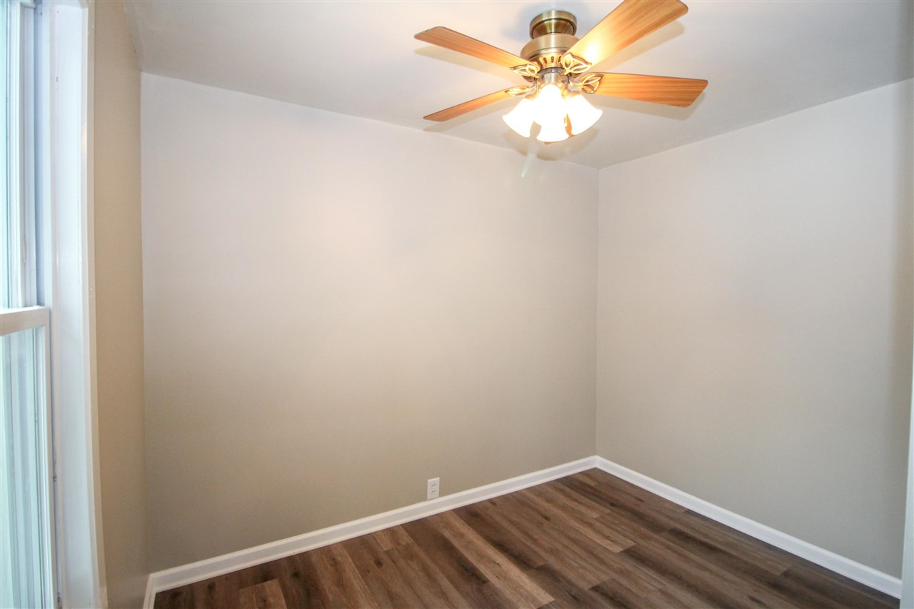 12375 Lake Road Montrose, MI 48457 - Photo 18 of 26 50064350-17.JPG