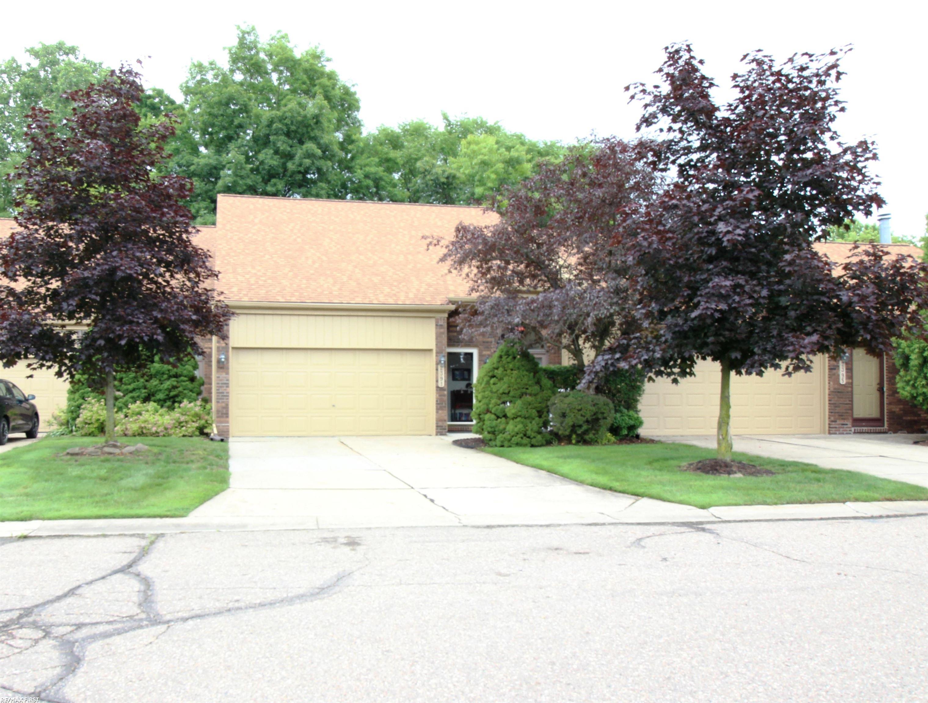 2391 Rochelle Park Drive Rochester Hills, MI 48309 - Photo 3 of 29