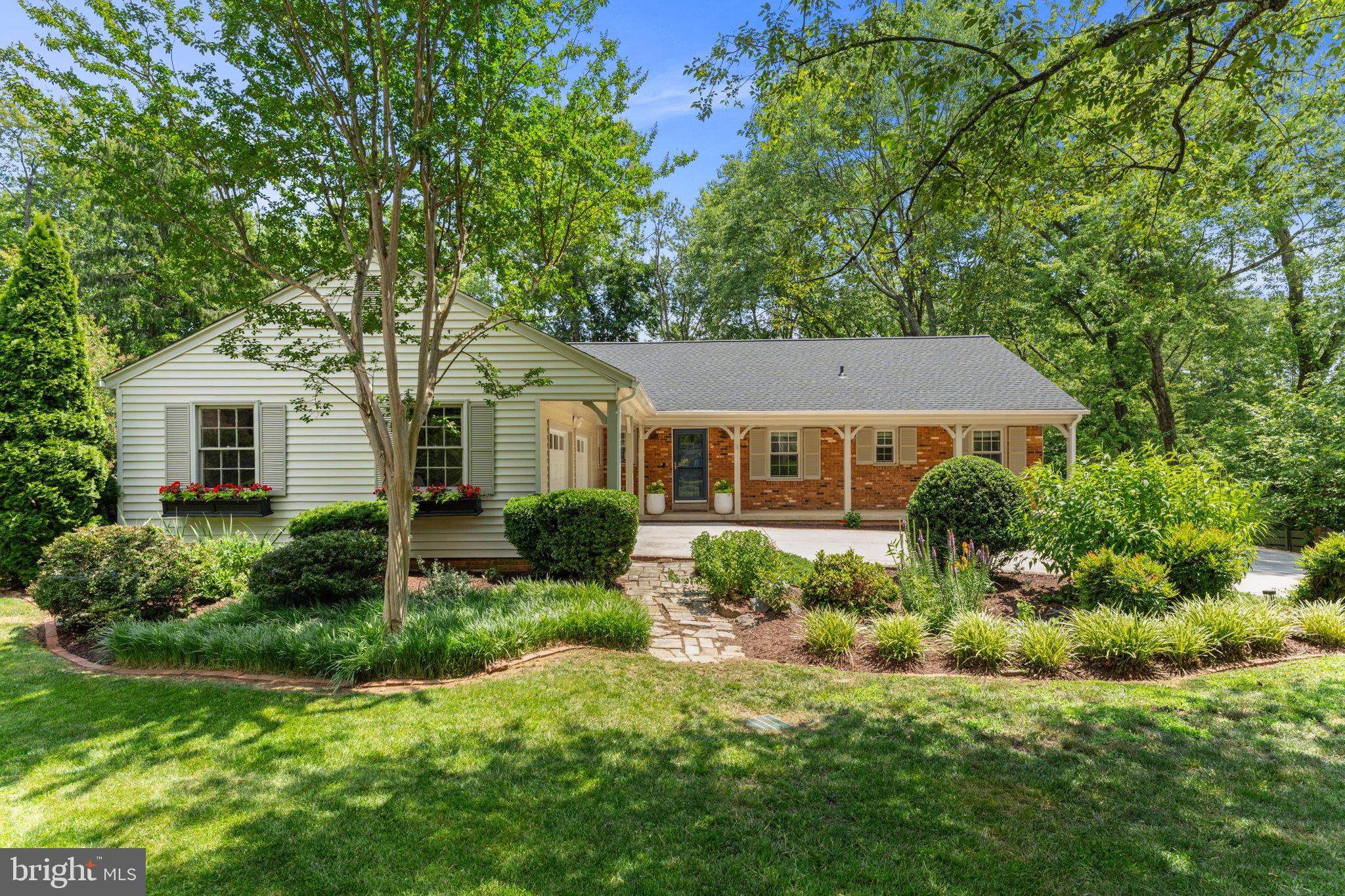 7814 Elba Road Alexandria, VA 22306 - Photo 1 of 42