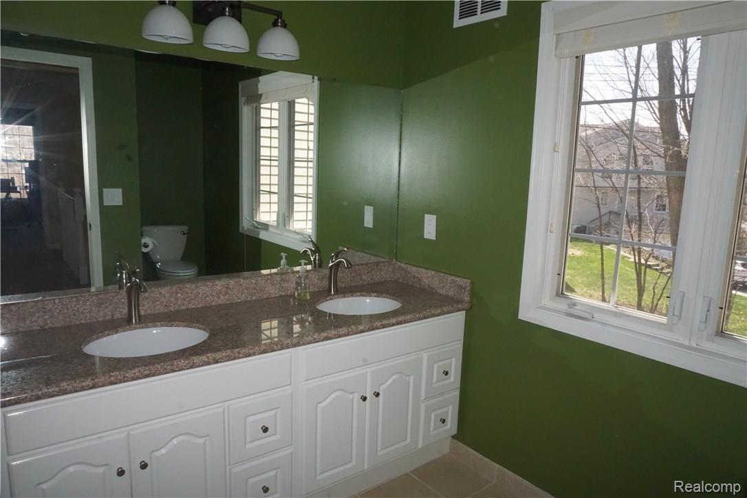 200 Sheldon Road Plymouth, MI 48170 - Photo 31 of 38 DSC02337.JPG